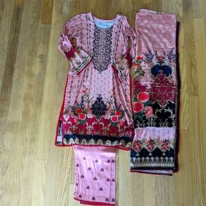 Women's handmaid kurta set with duppata scarf